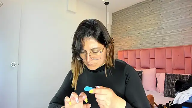 Snapshot of SarahDeyvis chatting on 09.19.25 SarahDeyvis online show from 09.19.25