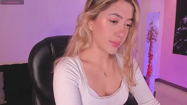 EveBensonX online show from 12.03.25