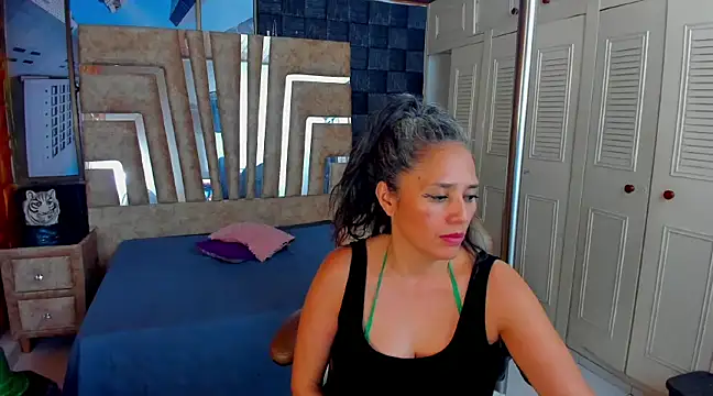 cute sassy online show from 03.21.25