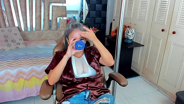 cute sassy online show from 07.22.26