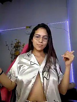 Snapshot of Sallye_ chatting on 01.04.25 Sallye online show from 01.04.25