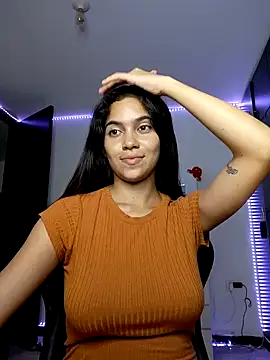 Snapshot of Sallye_ chatting on 02.10.25 Sallye online show from 02.10.25