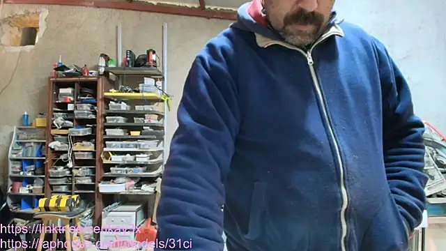 masculine bear daddy online show from 12.22.25