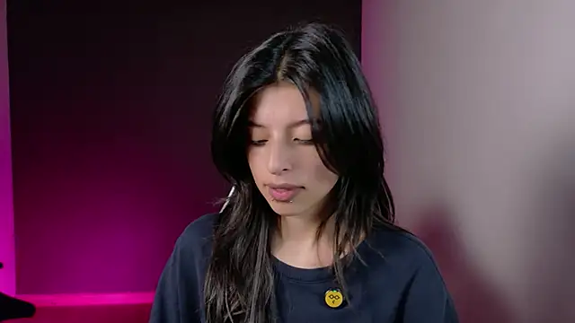 Snapshot of NanaRott chatting on 07.05.26 NanaRott online show from 07.05.26