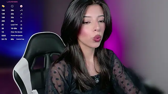 Snapshot of NanaRott chatting on 08.01.26 NanaRott online show from 08.01.26