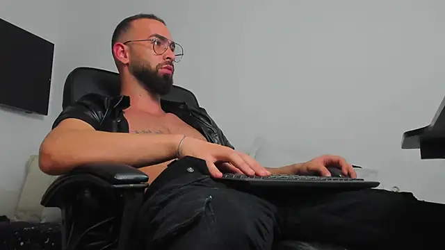 MichaelMasterss online show from 12.21.24