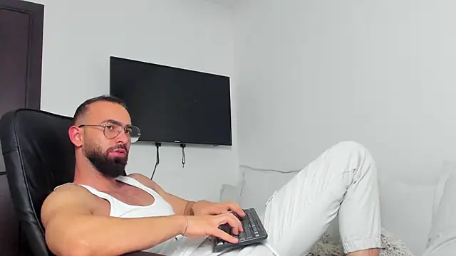 MichaelMasterss online show from 12.24.24