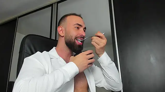 MichaelMasterss online show from 03.20.25