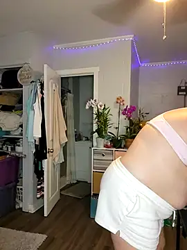 Snapshot of SexyNikki6969 chatting on 12.23.24 SexyNikki6969 online show from 12.23.24