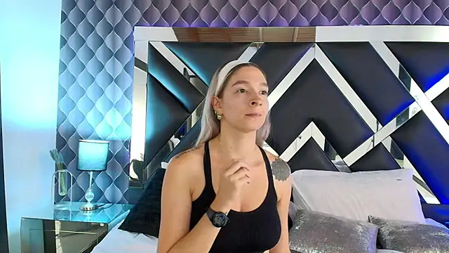 victoriaa lee  online show from 02.24.25