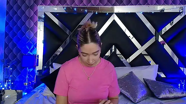 victoriaa lee  online show from 04.27.26