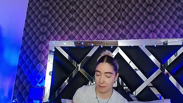 victoriaa lee  online show from 06.19.26