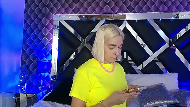 victoriaa lee  online show from 07.07.26