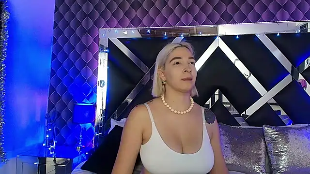victoriaa lee  online show from 07.14.26