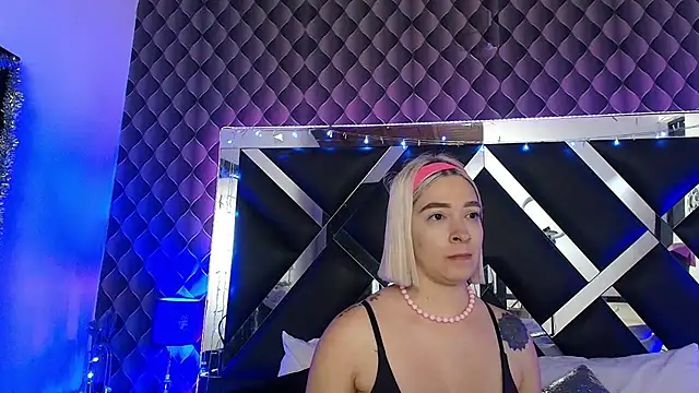 victoriaa lee  online show from 07.25.26