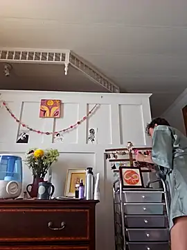 mossy kiss online show from 02.20.25