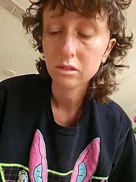 mossy kiss online show from 10.23.25