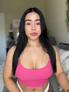 Snapshot of JazzieXo chatting on 12.11.24 JazzieXo online show from 12.11.24