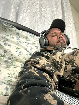 Snapshot of Cristian-Brayan chatting on 11.07.25 Cristian-Brayan online show from 11.07.25