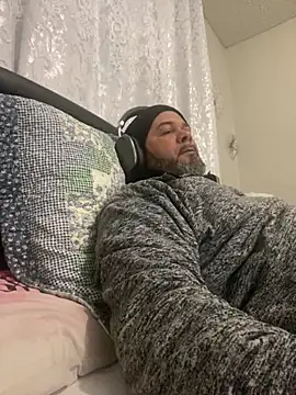 Snapshot of Cristian-Brayan chatting on 11.13.25 Cristian-Brayan online show from 11.13.25