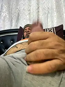 Snapshot of Cristian-Brayan chatting on 12.03.25 Cristian-Brayan online show from 12.03.25