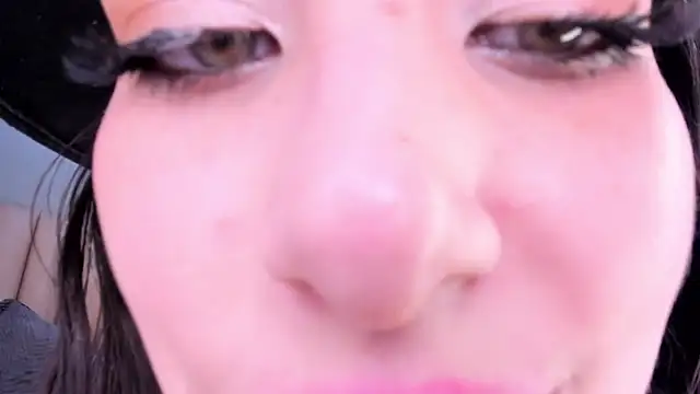 Snapshot of Alexa_Thaylor_ chatting on 01.30.25 Alexa Thaylor online show from 01.30.25