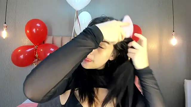 Snapshot of Alexa_Thaylor_ chatting on 02.19.25 Alexa Thaylor online show from 02.19.25