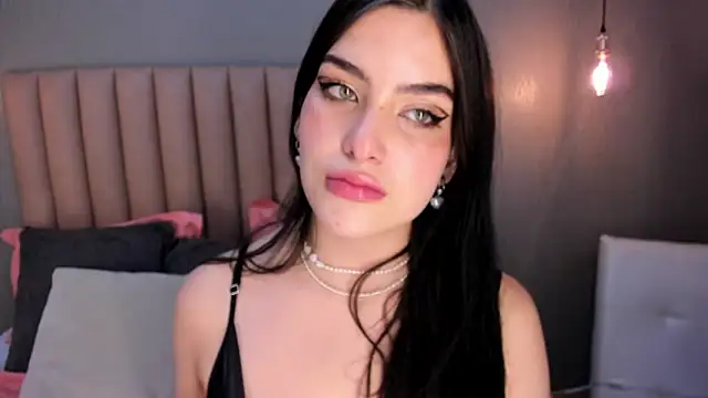 Snapshot of Alexa_Thaylor_ chatting on 03.10.25 Alexa Thaylor online show from 03.10.25