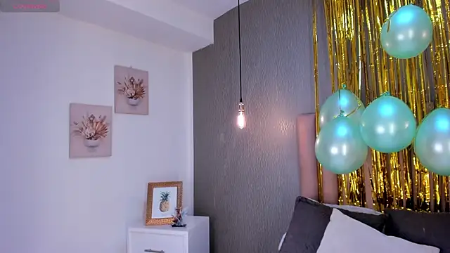 Snapshot of Alexa_Thaylor_ chatting on 03.17.25 Alexa Thaylor online show from 03.17.25