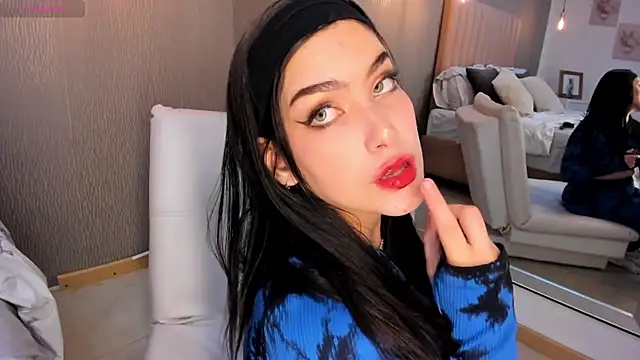 Snapshot of Alexa_Thaylor_ chatting on 03.19.25 Alexa Thaylor online show from 03.19.25