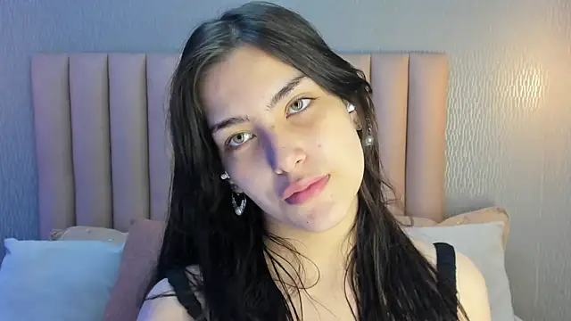 Snapshot of Alexa_Thaylor_ chatting on 09.27.25 Alexa Thaylor online show from 09.27.25