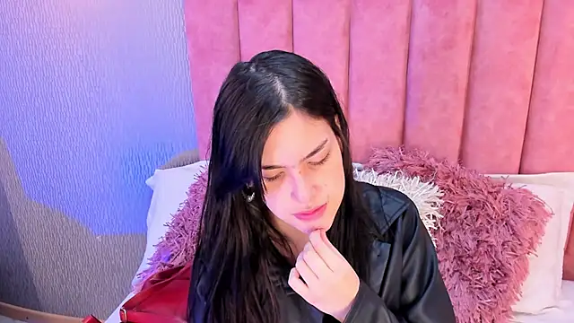 Snapshot of Alexa_Thaylor_ chatting on 10.09.25 Alexa Thaylor online show from 10.09.25