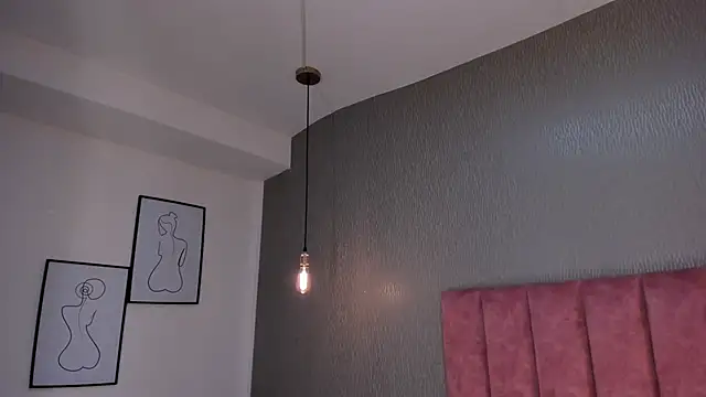 Snapshot of Alexa_Thaylor_ chatting on 10.21.25 Alexa Thaylor online show from 10.21.25