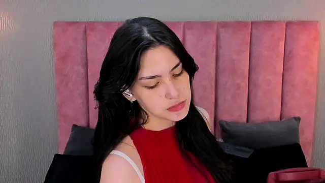 Snapshot of Alexa_Thaylor_ chatting on 10.27.25 Alexa Thaylor online show from 10.27.25