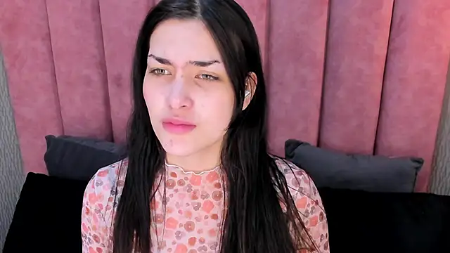 Snapshot of Alexa_Thaylor_ chatting on 11.11.25 Alexa Thaylor online show from 11.11.25