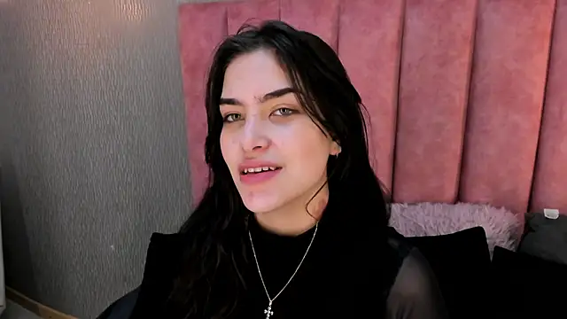 Snapshot of Alexa_Thaylor_ chatting on 11.24.25 Alexa Thaylor online show from 11.24.25