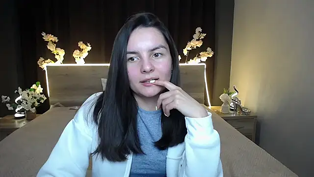 JasmineAsha online show from 04.18.26