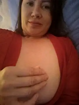 Snapshot of ROXOLANAA_SEXY chatting on 11.02.25 ROXOLANAA SEXY online show from 11.02.25