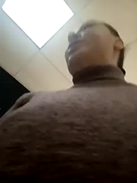 Snapshot of ROXOLANAA_SEXY chatting on 11.22.25 ROXOLANAA SEXY online show from 11.22.25