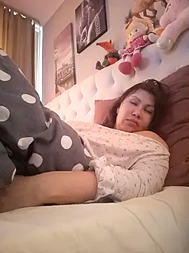 Snapshot of ROXOLANAA_SEXY chatting on 12.03.25 ROXOLANAA SEXY online show from 12.03.25