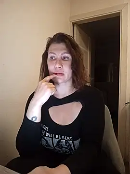 Snapshot of ROXOLANAA_SEXY chatting on 12.13.25 ROXOLANAA SEXY online show from 12.13.25