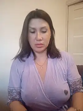 Snapshot of ROXOLANAA_SEXY chatting on 06.19.26 ROXOLANAA SEXY online show from 06.19.26