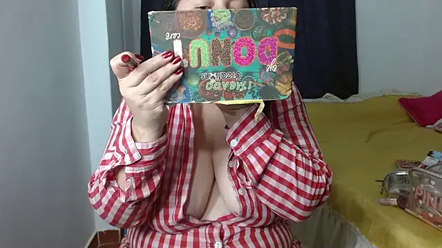 Victoriaevans1 online show from 02.14.25