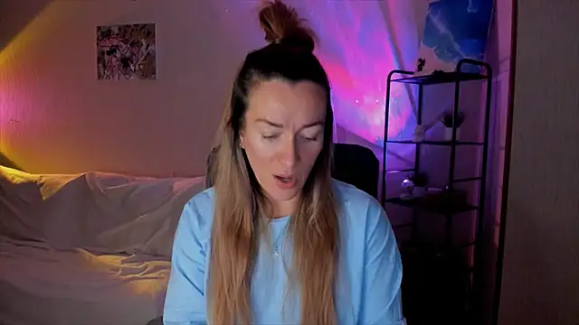 RebeccaMartinez online show from 12.05.25