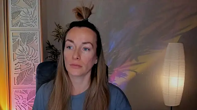 RebeccaMartinez online show from 02.04.26