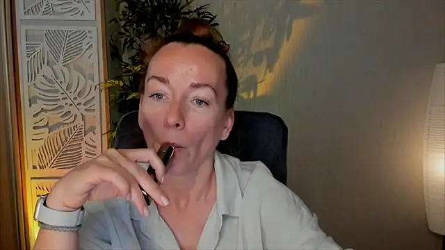 RebeccaMartinez online show from 06.05.26