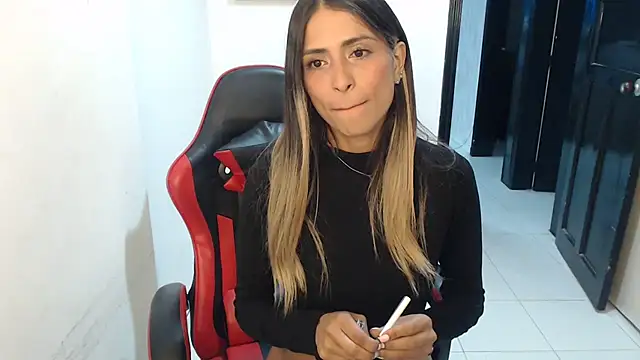 Liamiler01  online show from 11.27.25