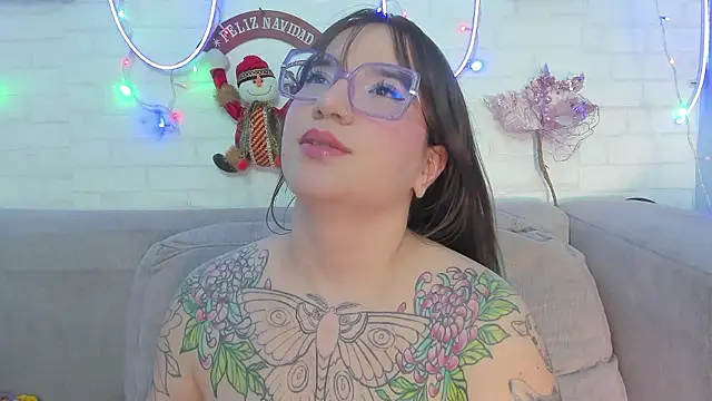 Snapshot of DEVA_BLUE_ chatting on 12.08.24 DEVA BLUE online show from 12.08.24