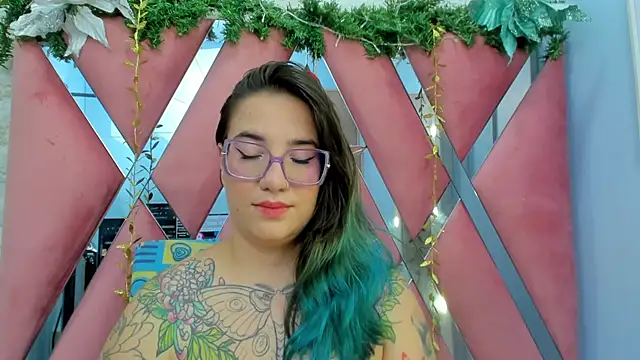 Snapshot of DEVA_BLUE_ chatting on 01.08.25 DEVA BLUE online show from 01.08.25