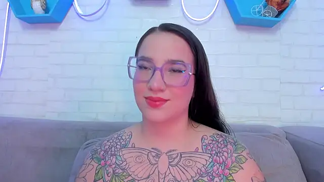 Snapshot of DEVA_BLUE_ chatting on 01.19.25 DEVA BLUE online show from 01.19.25